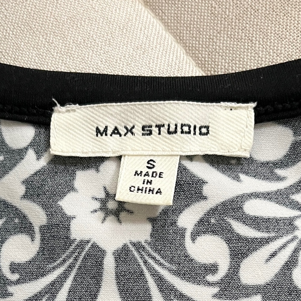Max Studio Black and White Patterned Sleeveless Knee-Length Dress - Small - Picture 3 of 5